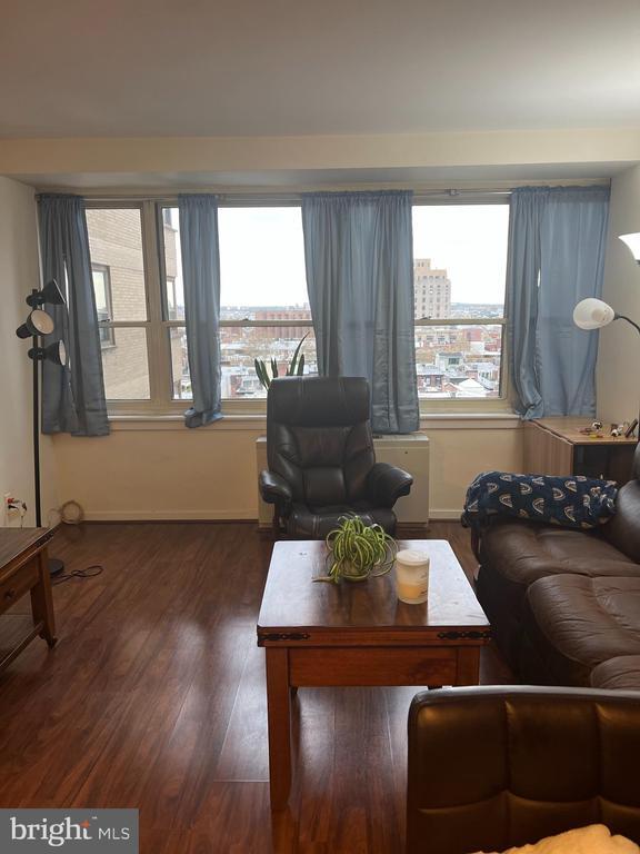 Building Photo - 1806-18 Rittenhouse Square Unit 1006