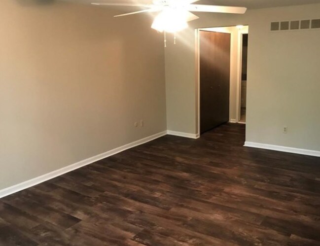 Photo - 1885 Chipping Way