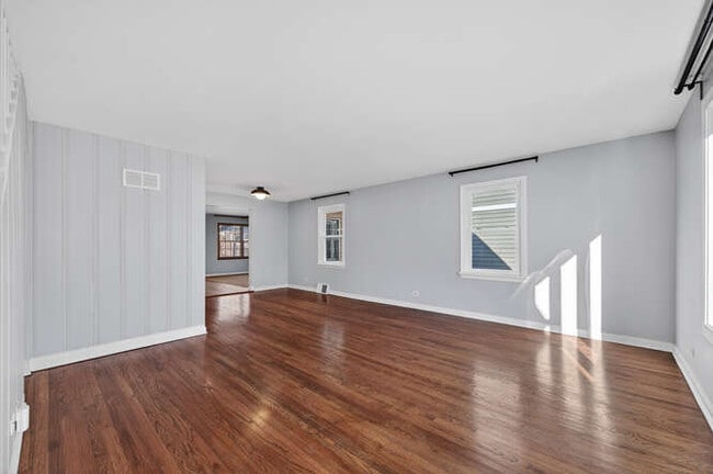 Photo - 4524 Washington St