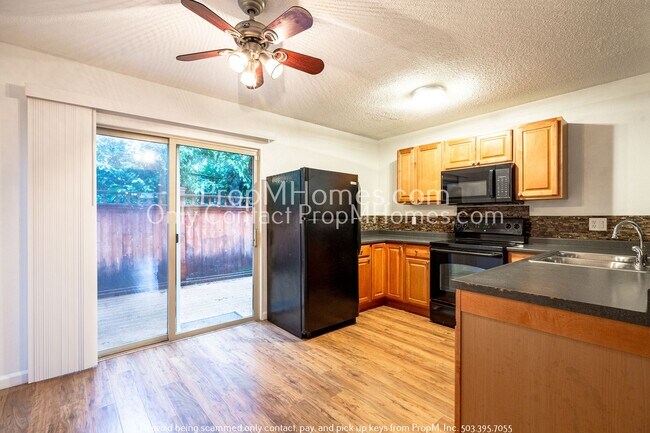 Photo - Charming Two Bedroom Unit in North Tabor! Unidad 402 NE 63rd Avenue