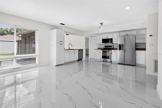Photo - 6747 Deer Pond Ln