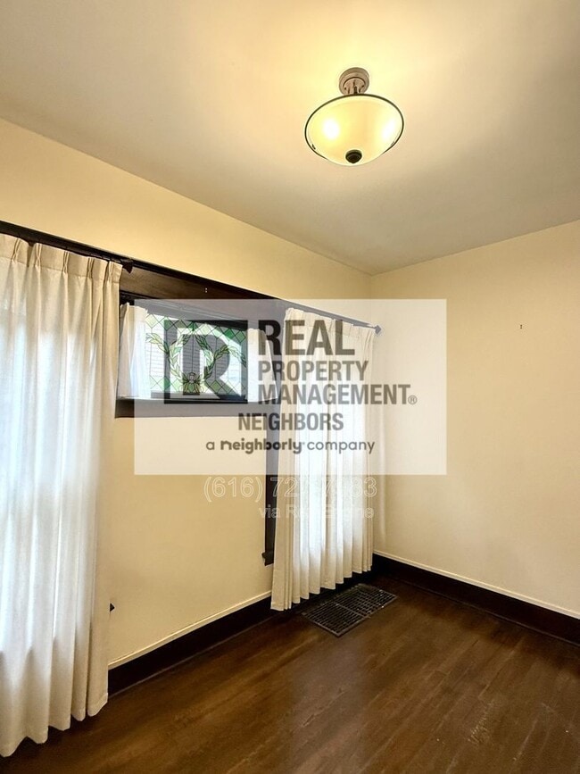 Photo - 216 Lafayette Ave NE Unit E