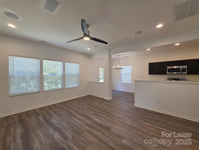 Photo - 150 Pin Oak Ct