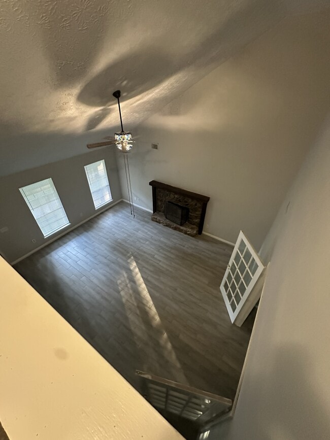 Photo - 8406 Red Cedar Way