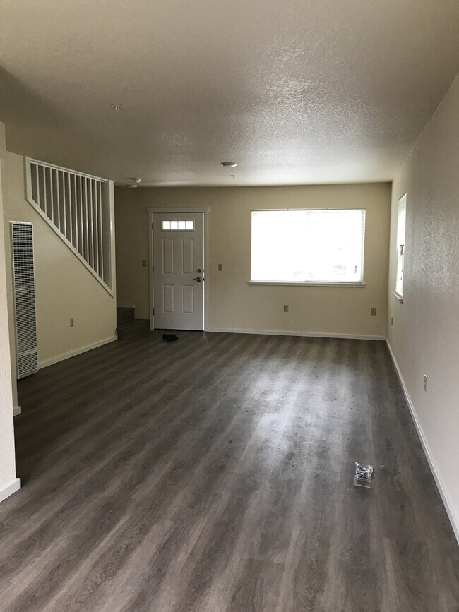 2758 Central Ave