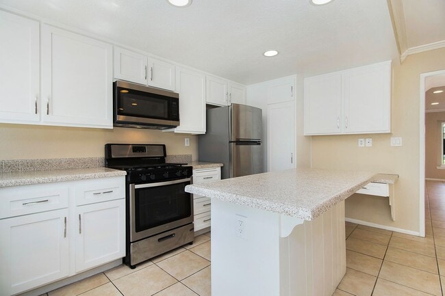 Photo - Live by the Lakeside - Upgraded Spacious TOWNHOME in Lakeside Park