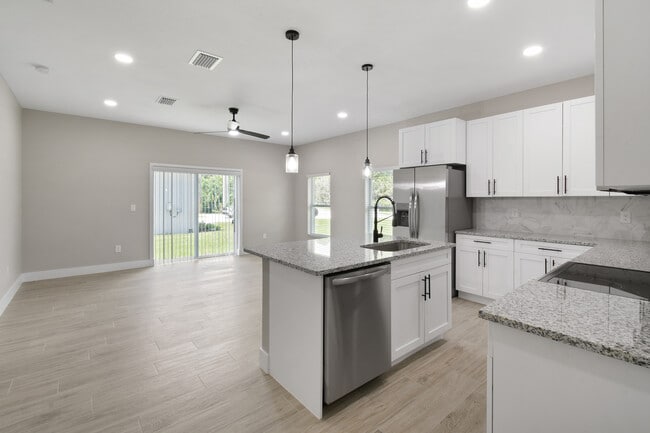 Photo - 1388 NW Charlie Green Dr