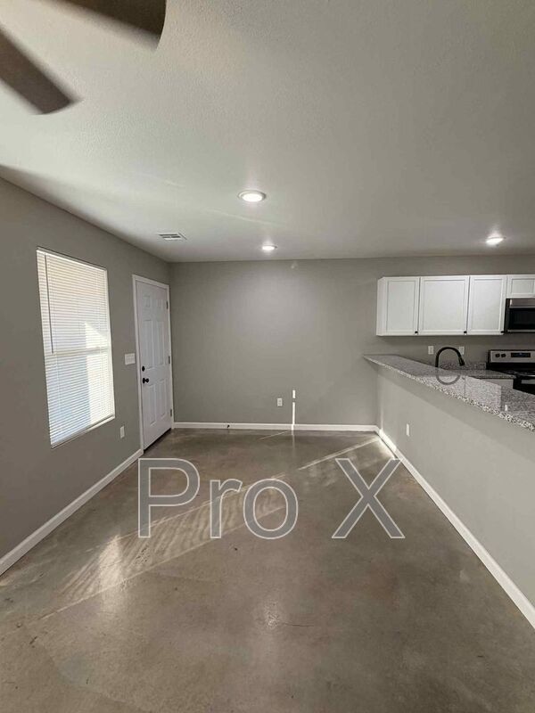 Photo - 1413 S Byers Ave