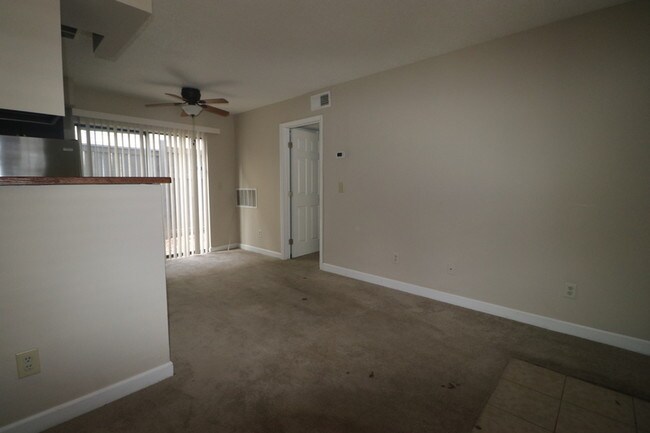 Photo - 406 W 9th St Unidad 302