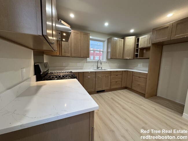 Photo - 74 Ruthven St Apartments Unit 1