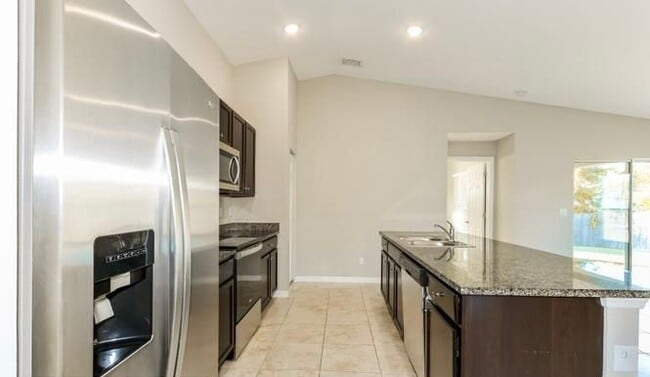 Photo - 4736 Manila Ave