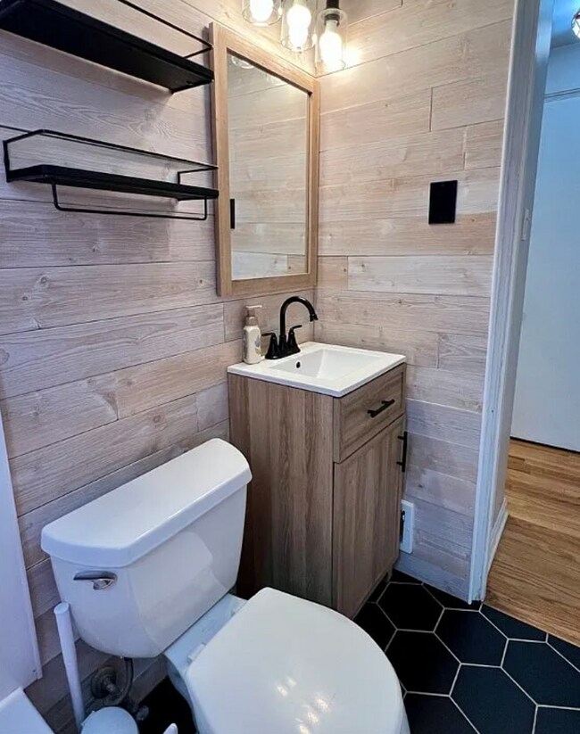 Photo - 716 Vallevista Ave