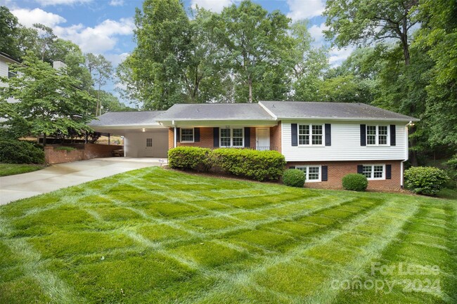 Photo - 926 Shady Bluff Dr House