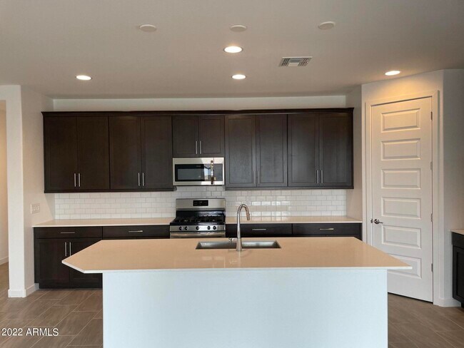 Photo - 119 E Leo Pl