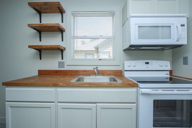 Photo - 505 E 32nd St Unit 1