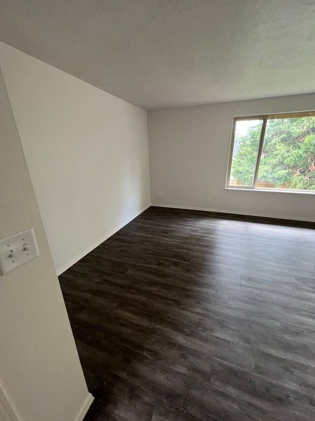 Photo - 850 W 12th Ave Unidad #3