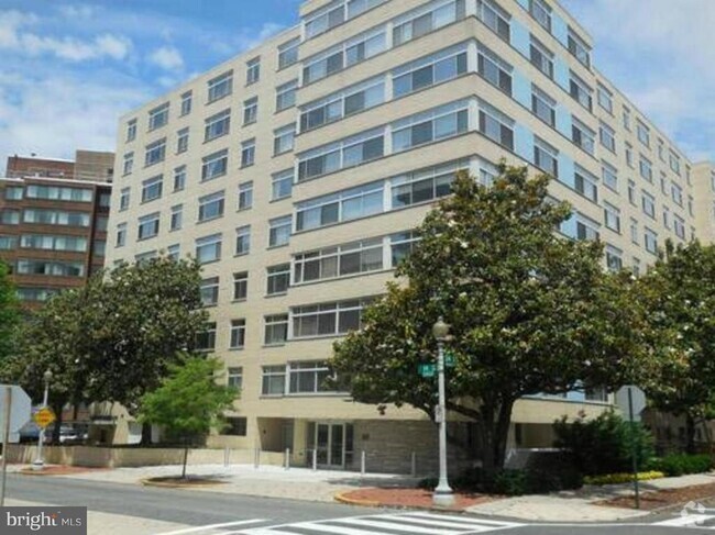 Building Photo - 2401 H St NW Unit 803 Rental