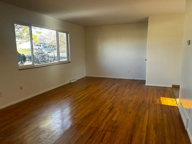 Photo - 3490 Mowry Pl