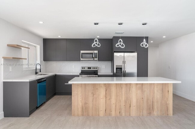 Photo - 430 Tamarind Dr