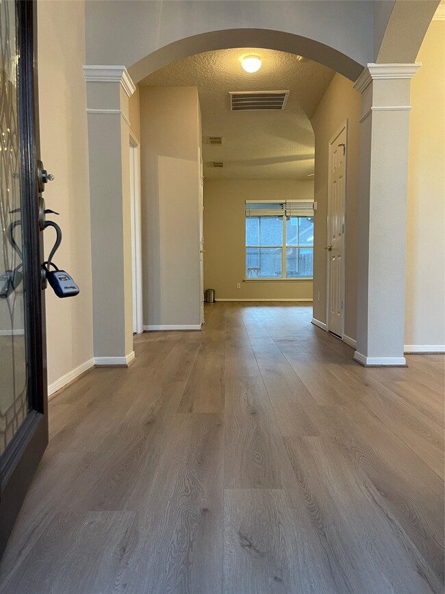 Photo - 11215 Carriage Lake Dr