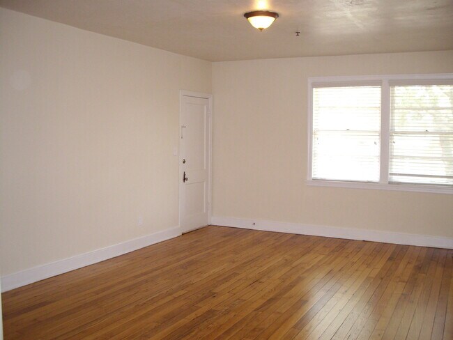 Photo - Bella Vista - Huge 2 Bedroom, 1 Bathroom A...