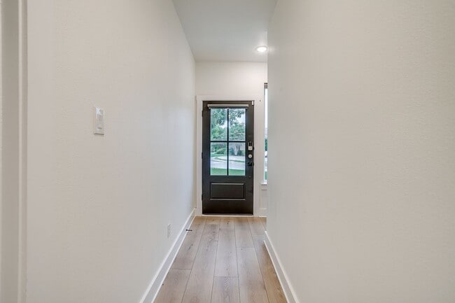 Photo - 2843 Forest Park Blvd Unit For Applications