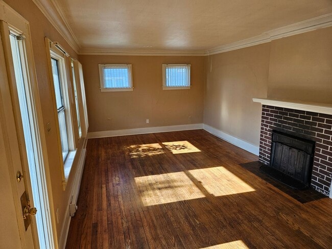 Photo - 3 Bedroom House Only $2,695.00/month!!