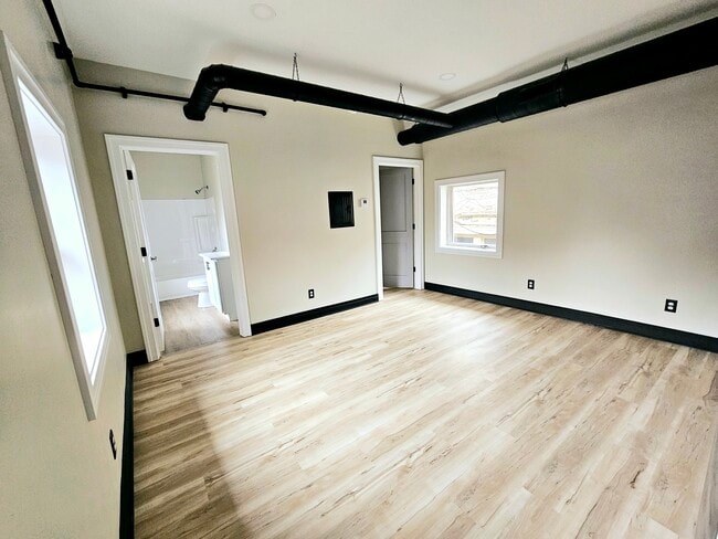 Photo - 486 Franklin St