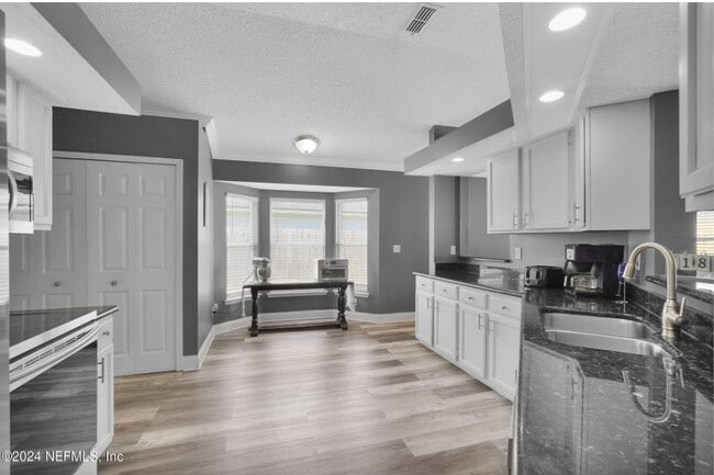 Photo - 8959 Bridgecreek Dr