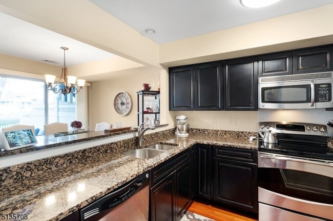 Photo - 75 Bentley Ct