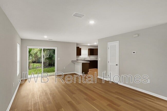 Photo - 1655 Windle St