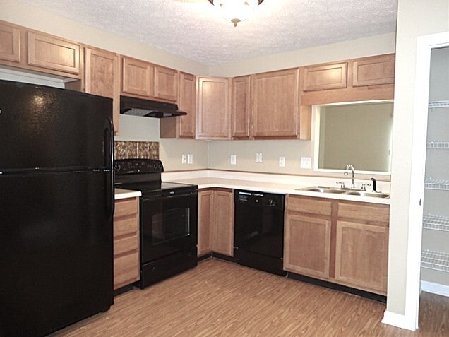 Photo - 18 Lasalle Ct