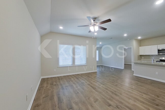 Photo - 204 Yardley Ct