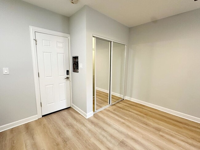 Photo - 5710 N Winthrop Ave Unit 113