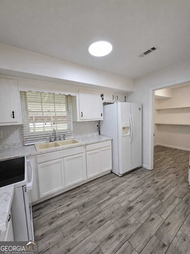 6589 Allatoona Rd