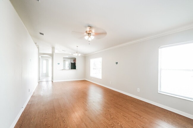 18136 Cypress Bay Pkwy
