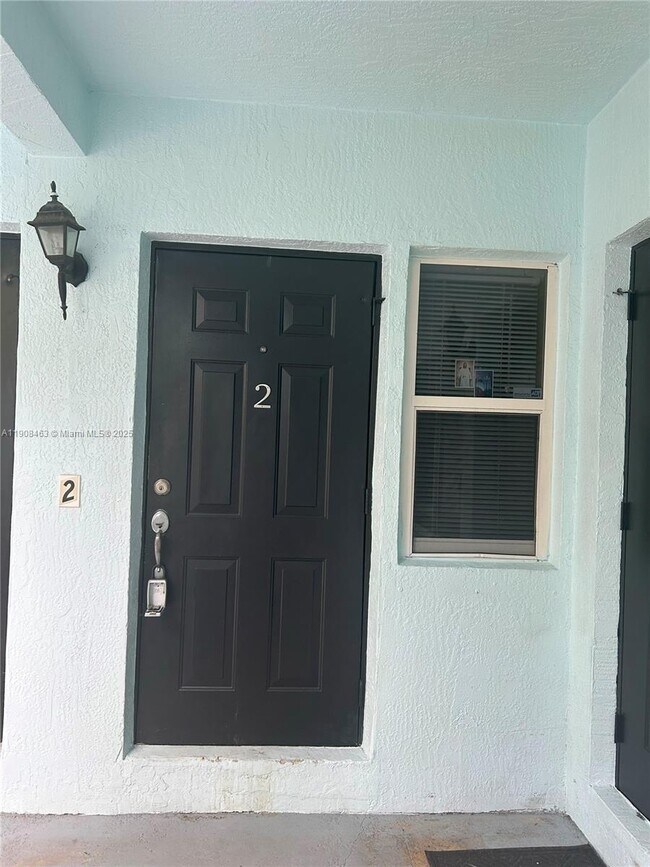 Photo - 1945 Calais Dr Unidad 2