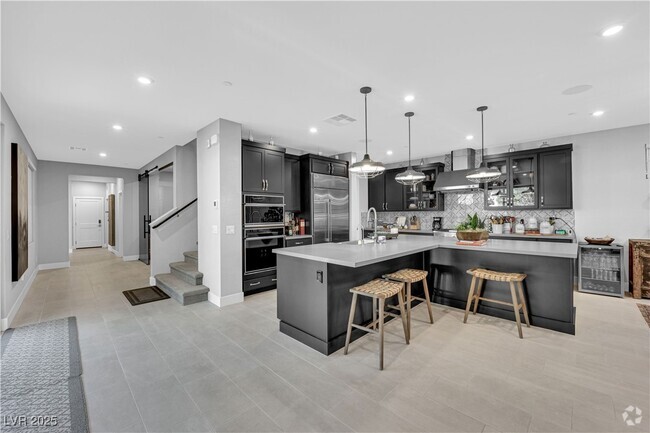 Building Photo - 2518 Veronella St Rental