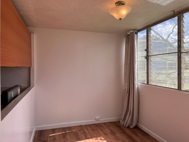 Photo - Nahoa Apartments - 2 bedrooms, 1 bath unit w/ 1 parking stall - Avail now!