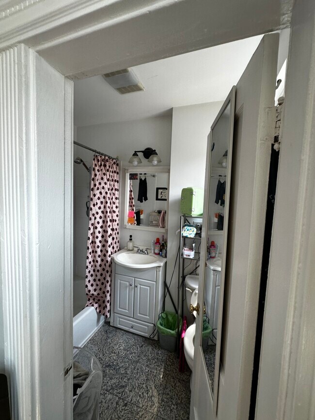 Photo - 142 Hemenway St