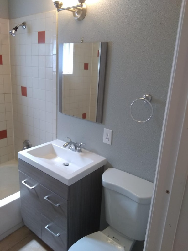 Building Photo - 608 Alcazar St SE Unit A Rental