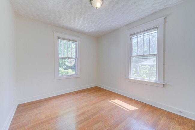 Photo - 6997 Edison Ave