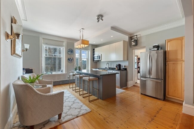 Building Photo - 1411 Washington St Unit 24 Rental