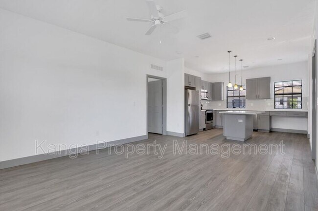Photo - 600 NE 14th Ct Unidad 101