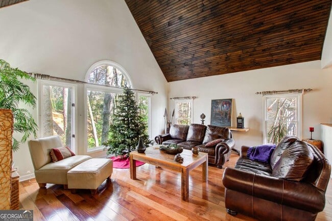 Photo - 620 Allen Ct NW