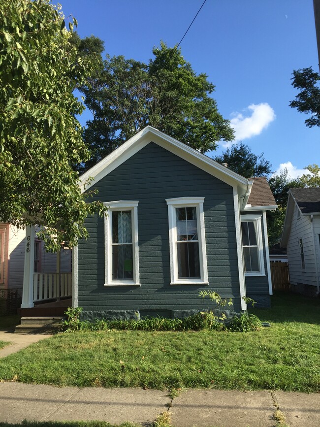Building Photo - 646 Oak St Rental