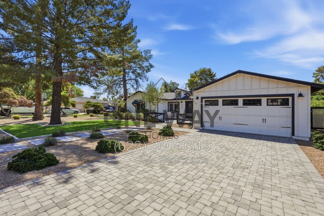 Photo - 4027 E Lewis Ave