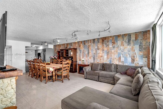 Photo - 5401 Collins Ave Unit 813