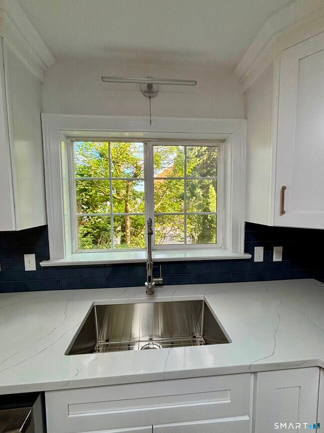 Photo - 60 Thurston St