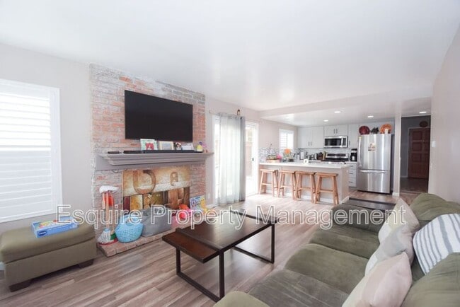 Photo - 1887 Montgomery Ave